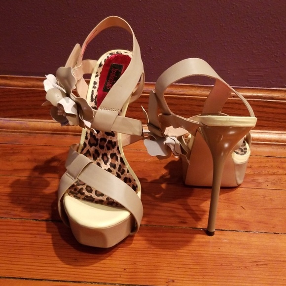 High Heels - Picture 2 of 3